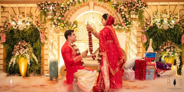 The Ultimate Bengali Wedding Day Timeline: Managing Time for Perfect Photos
