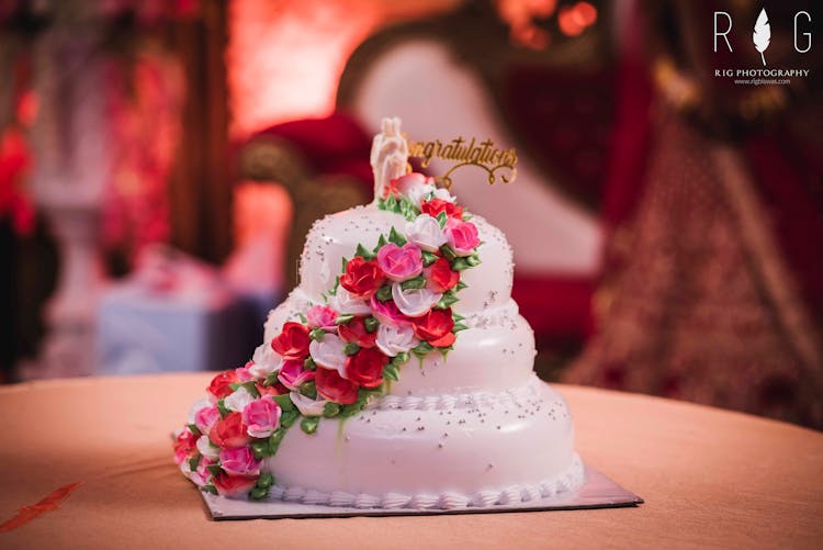 pastel hued engagement cakes