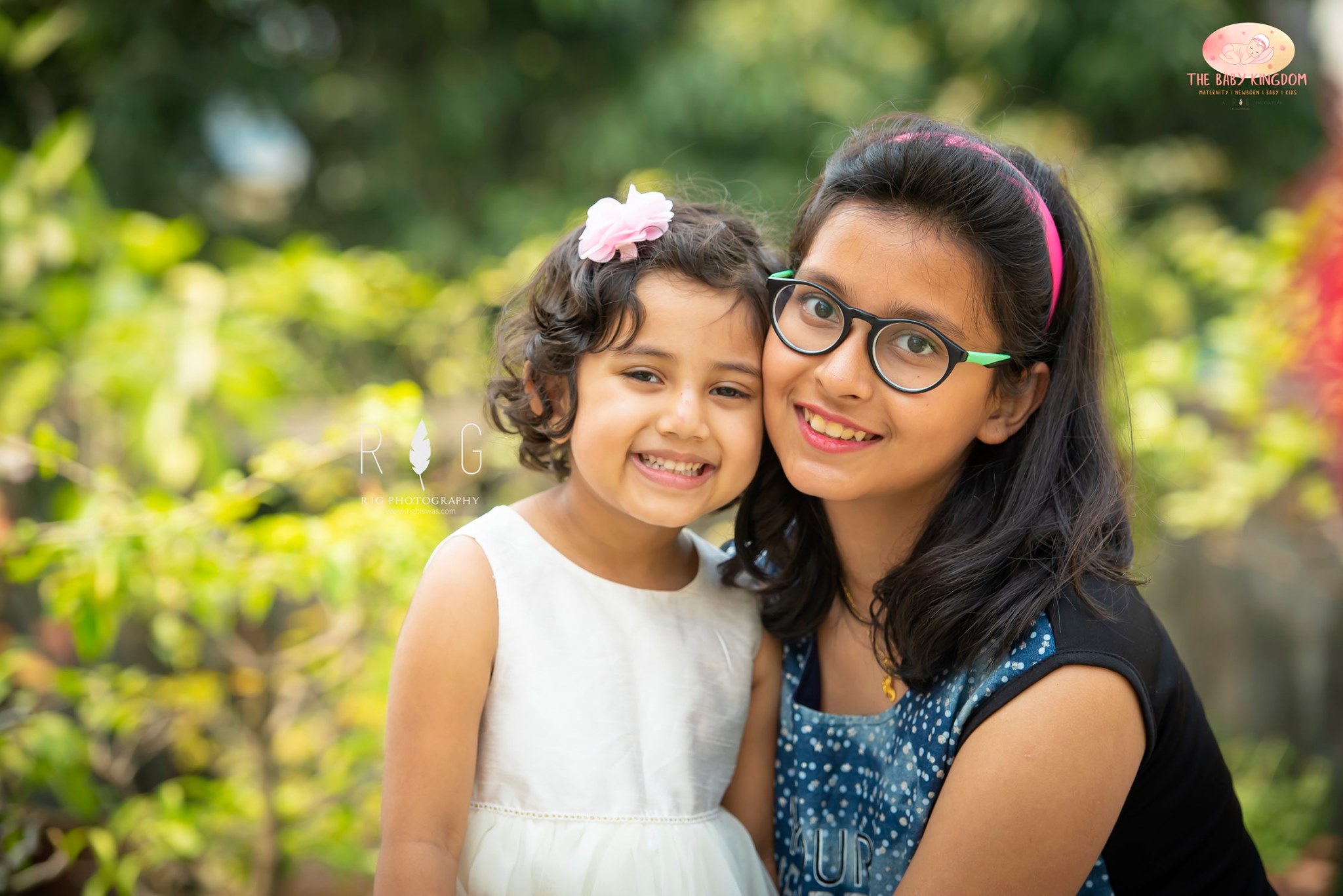 baby photoshoot with parents
