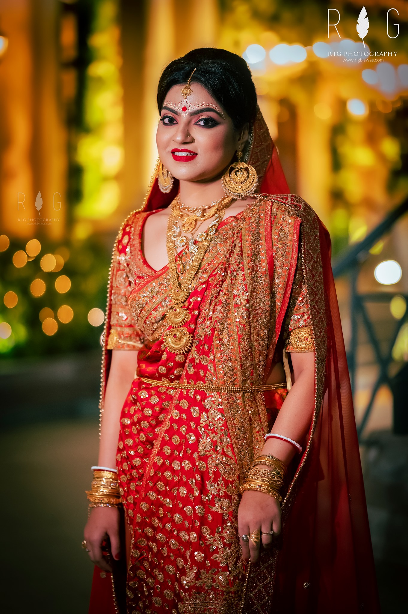 Vibrant Red Banarasi Silk Handloom Saree With Floral Pattern | Singhania's