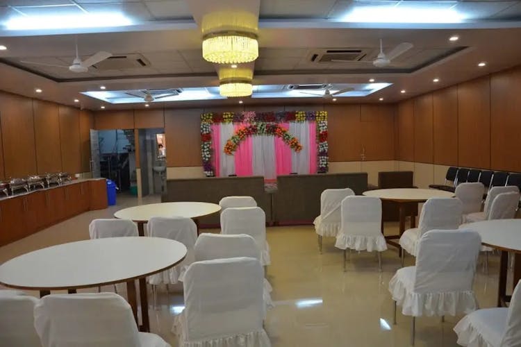 Hotel The Golden Sunrise wedding hall in Patna