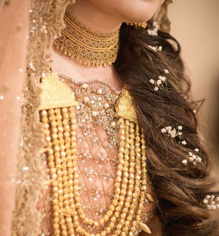 gold jewellery ideas for bengali brides