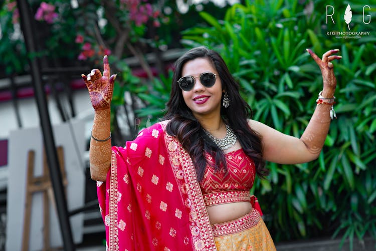bridal mehndi poses ideas