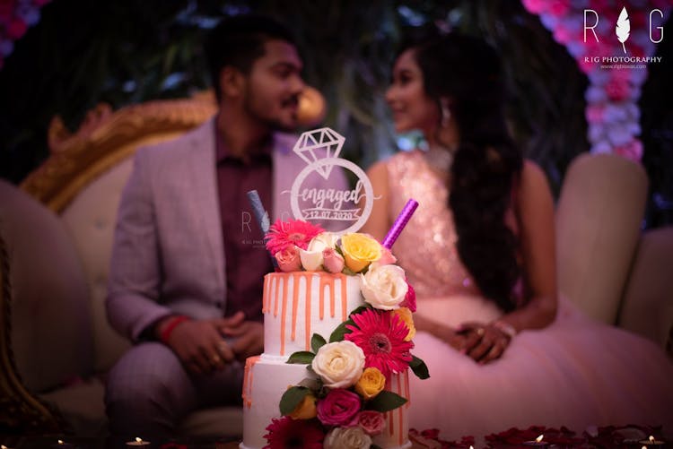 exotic engagement cakes