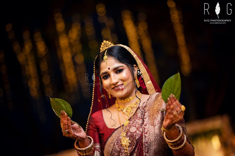 gold bridal mukut design