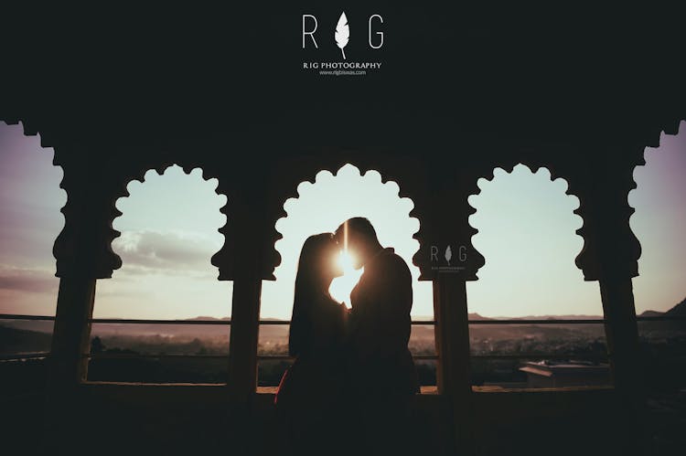 romantic pre wedding photoshoot ideas