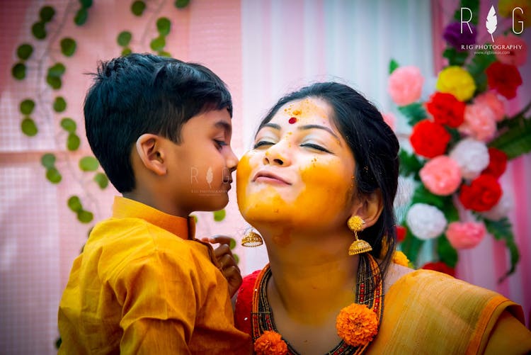 adorable haldi poses