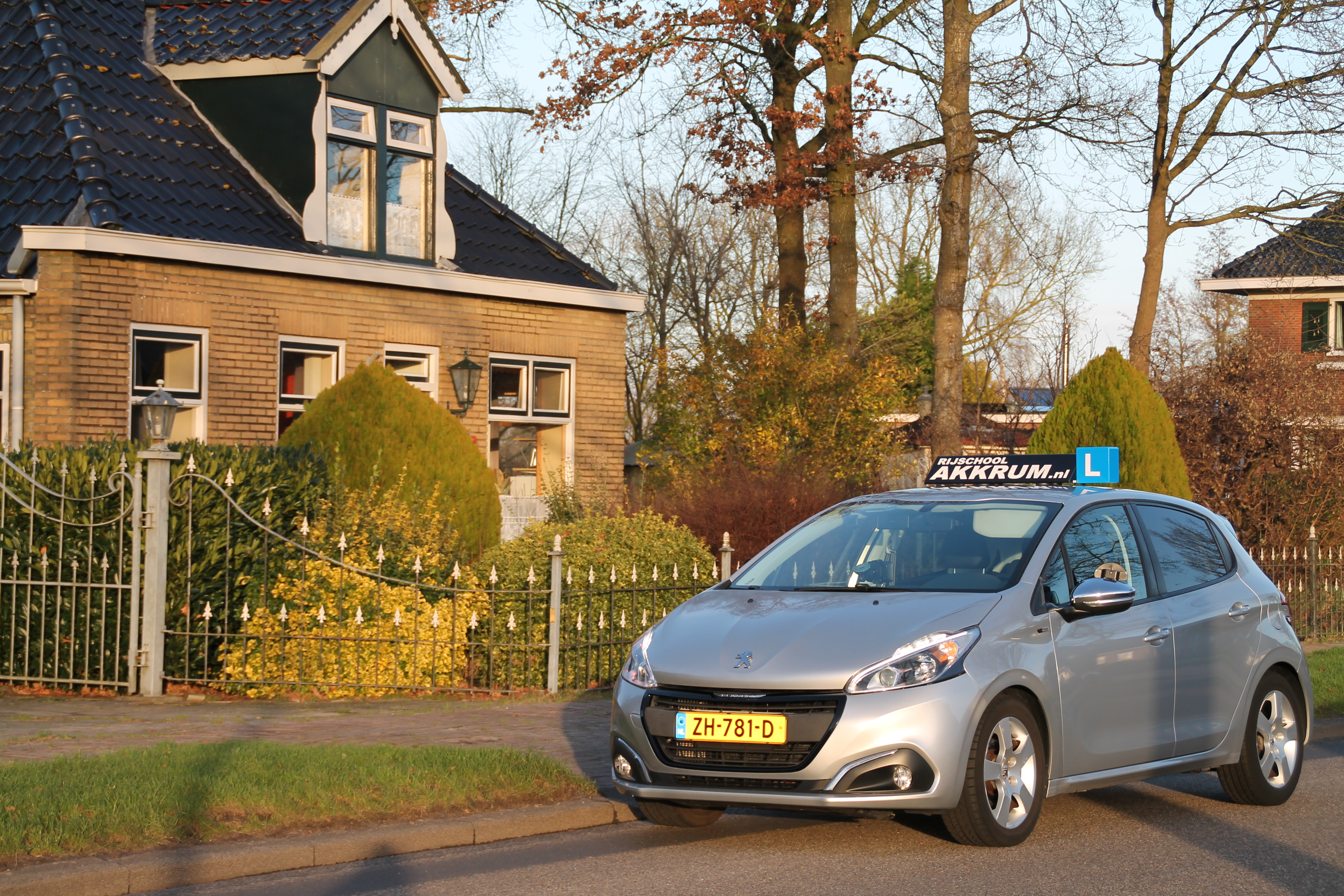 nieuwe lesauto, peugeot 208