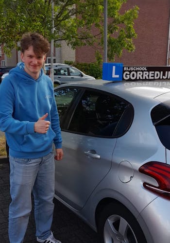 Storm geslaagd voor zijn rijbewijs