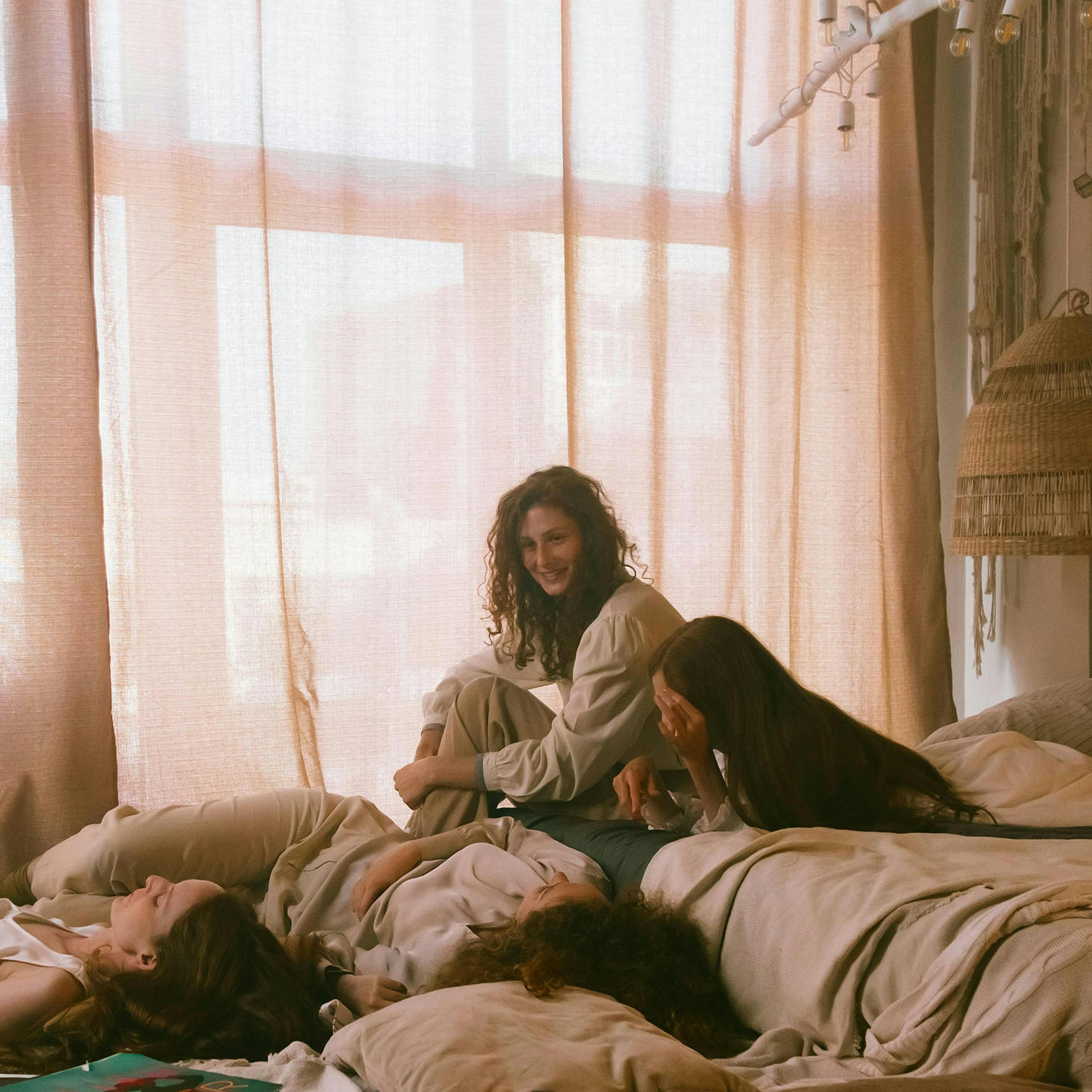 Ragazze sul letto