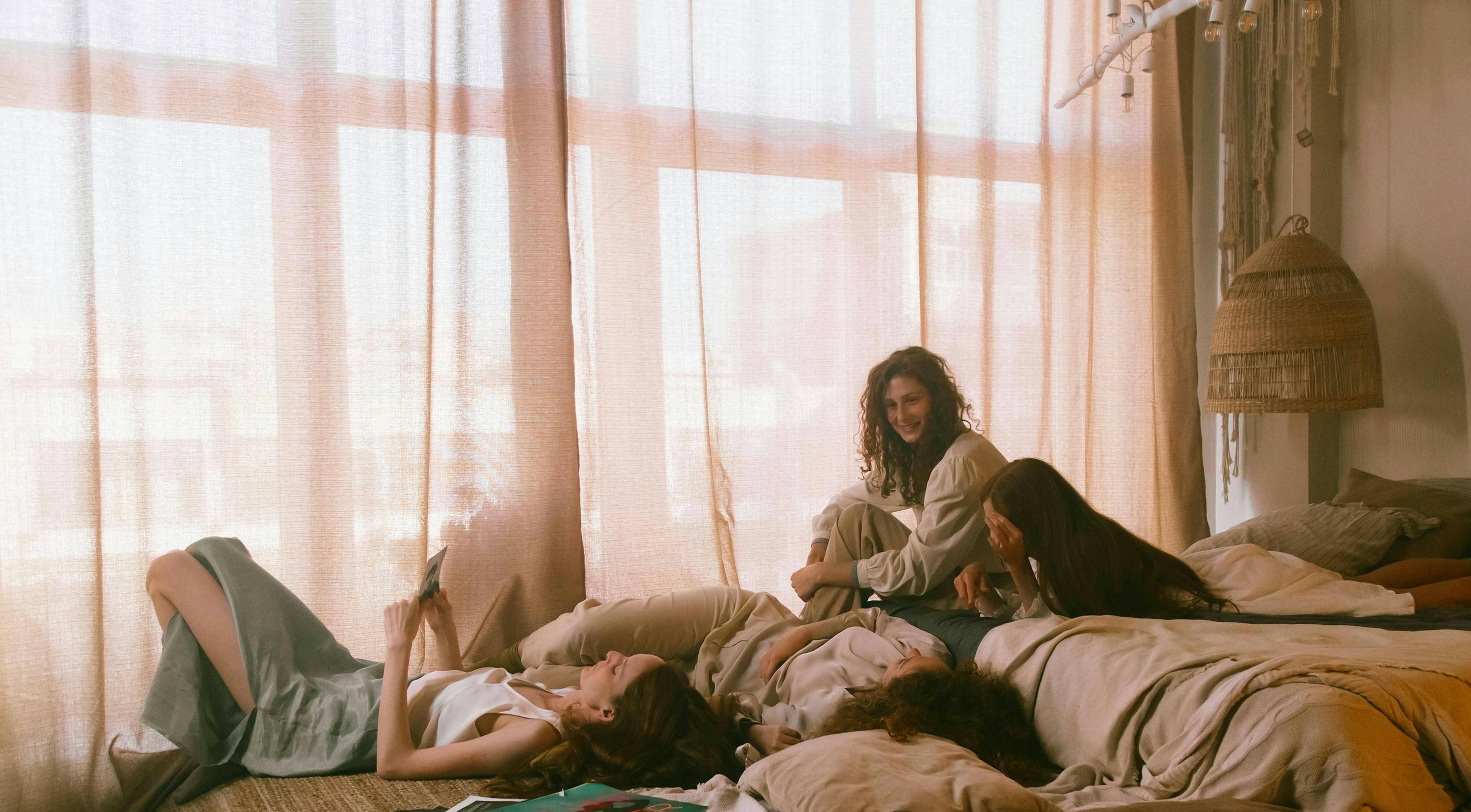 Ragazze sul letto