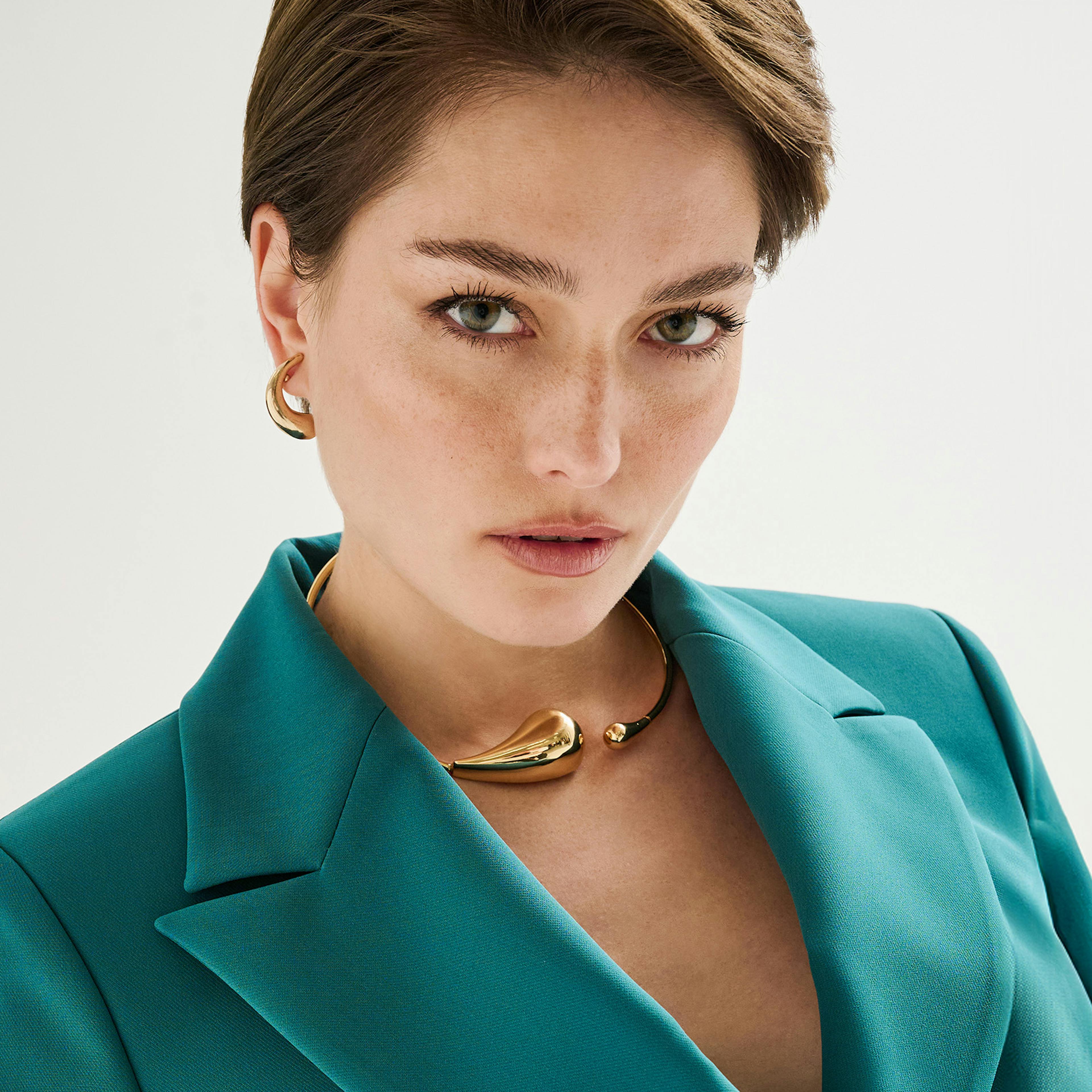 Donna pixie cut