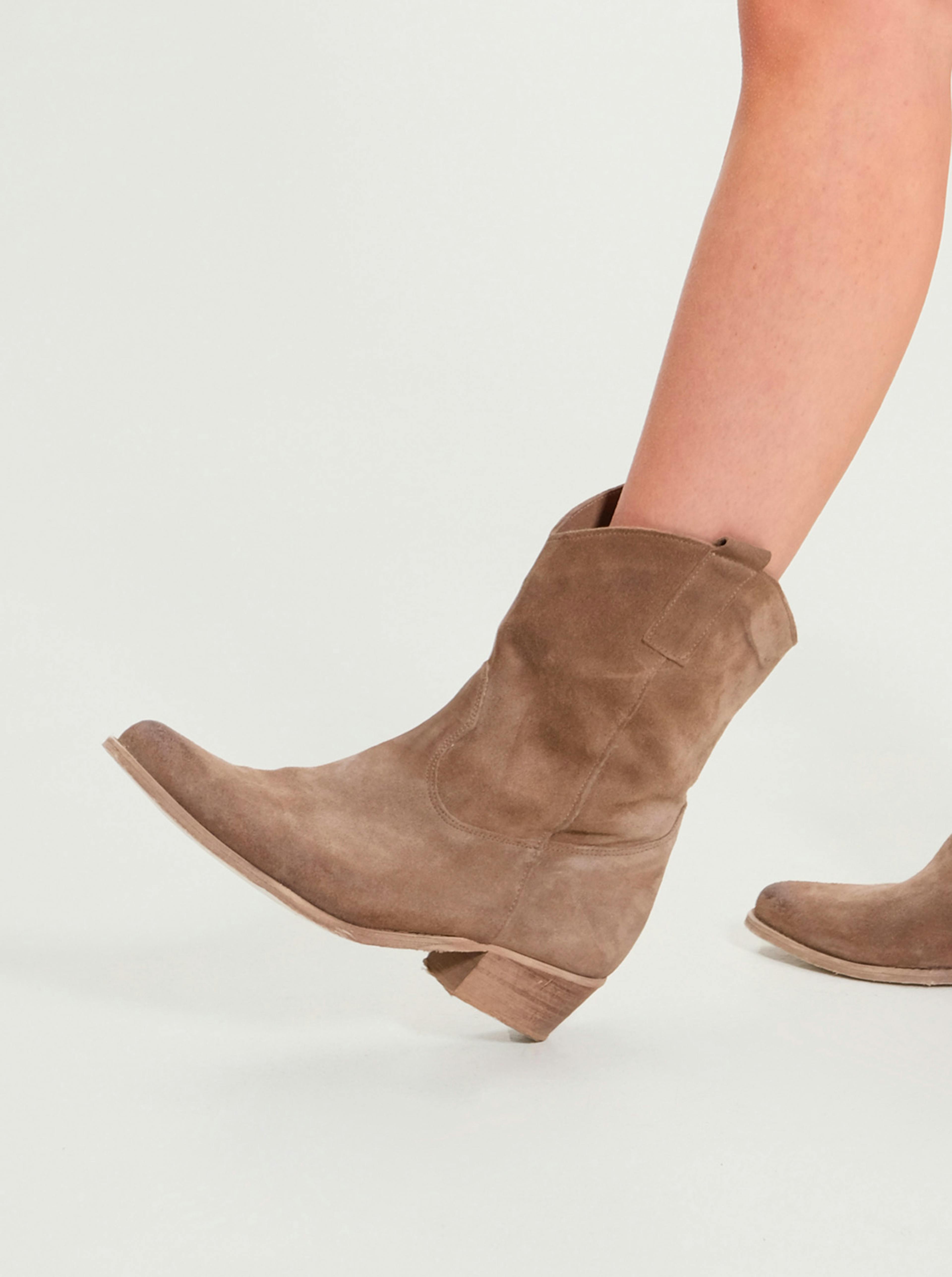 Rinascimento brown cowboy boots