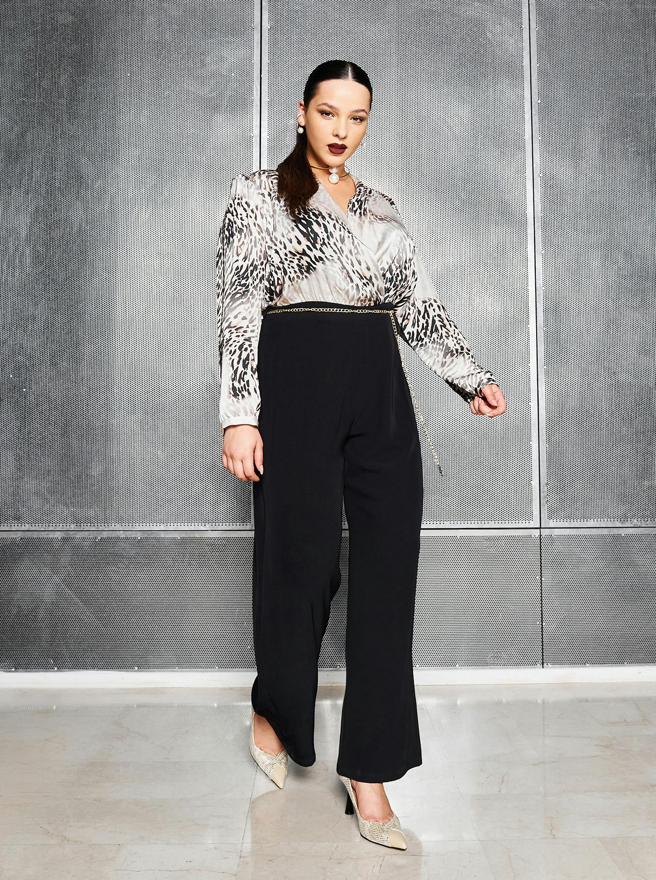 Curvy Model with Animalier Jumpsuit