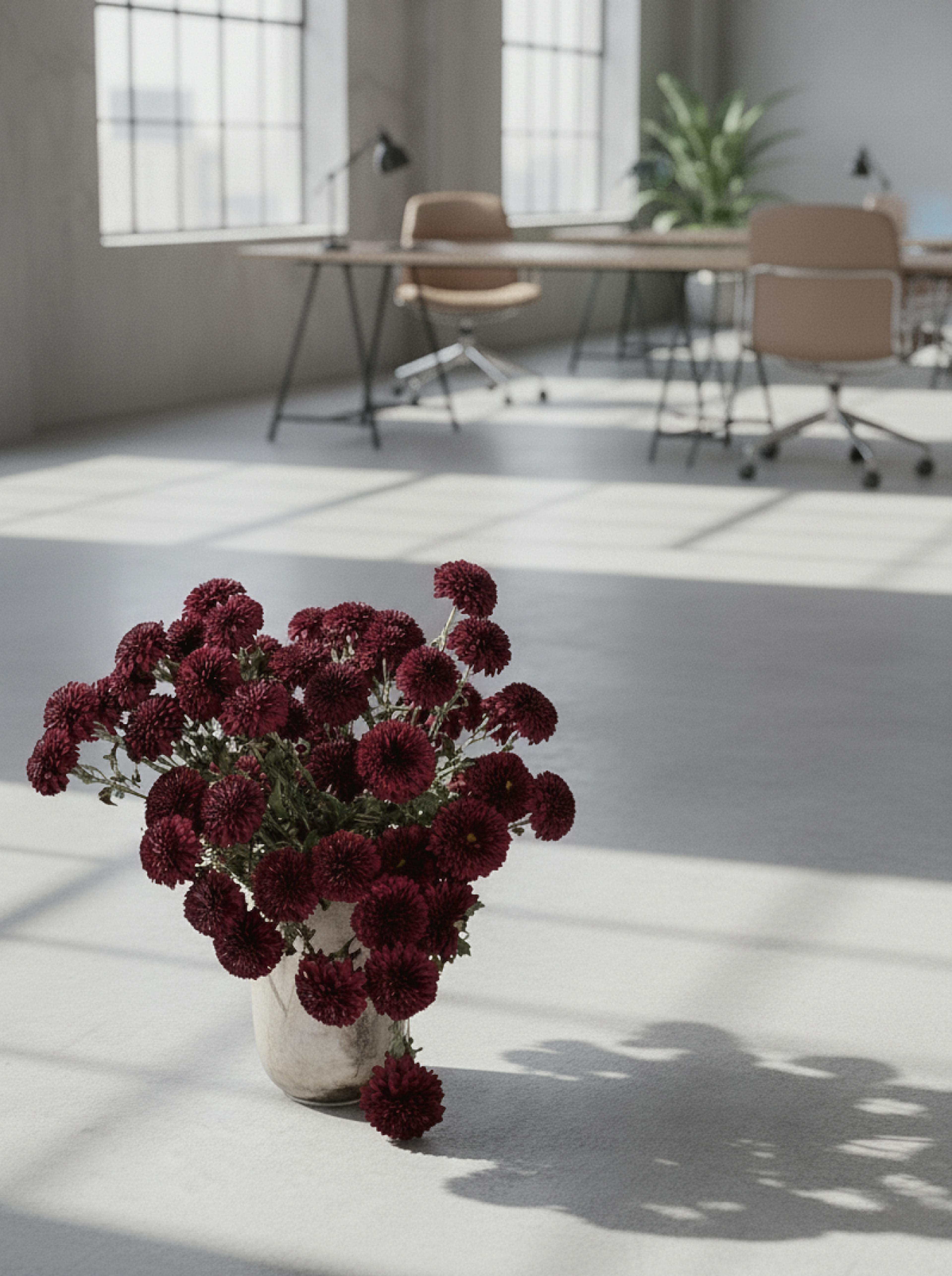 Fiori borgogna in ufficio