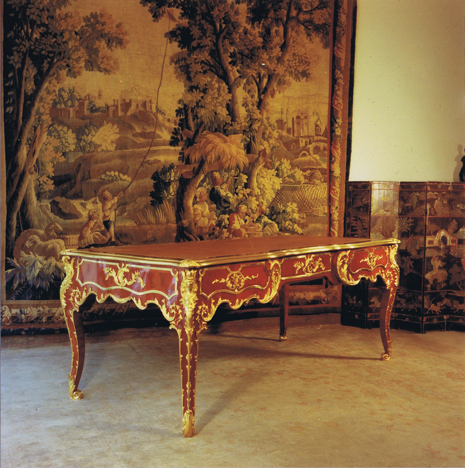 Louis XV style "Matignon" desk © RINCK 