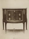 Photos of a half-moon chest of drawers for Madame Baverez © Archives RINCK