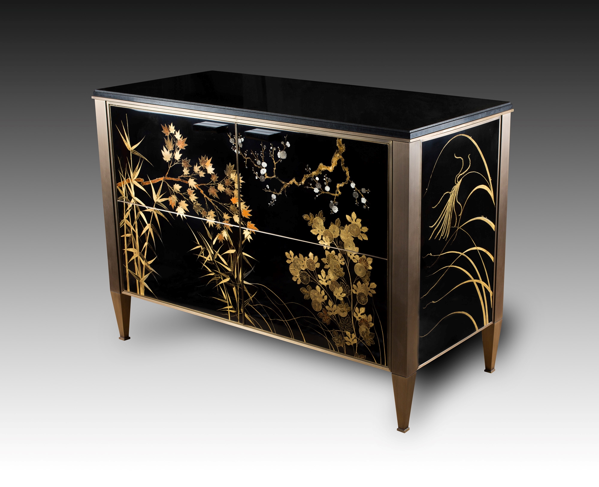 Chest of drawers, Design by Pierre Yves Rochon, Chinese lacquer by A. Midavaine © Augustin de Valence/RINCK