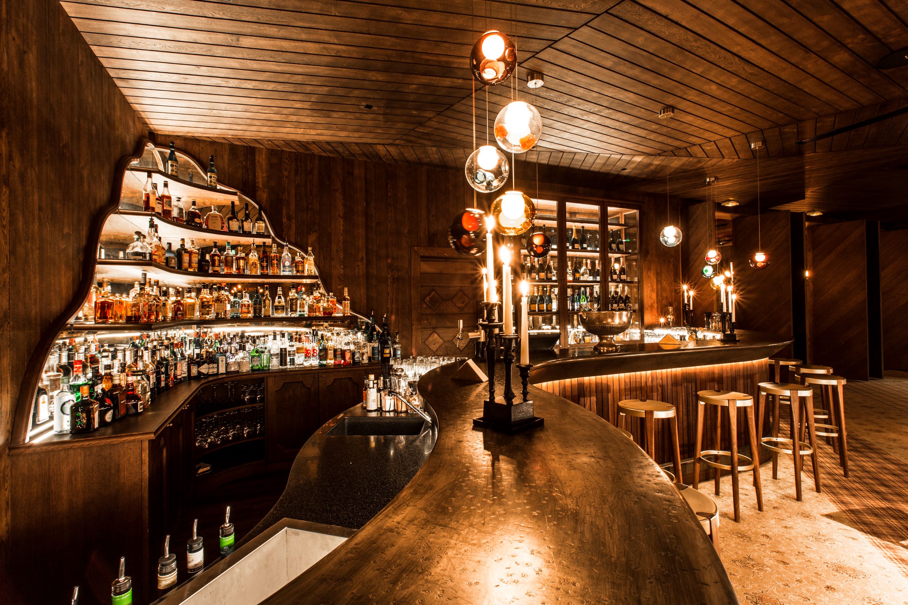 Bar at La Mourra Hotel, Val d'Isère © Llorca
