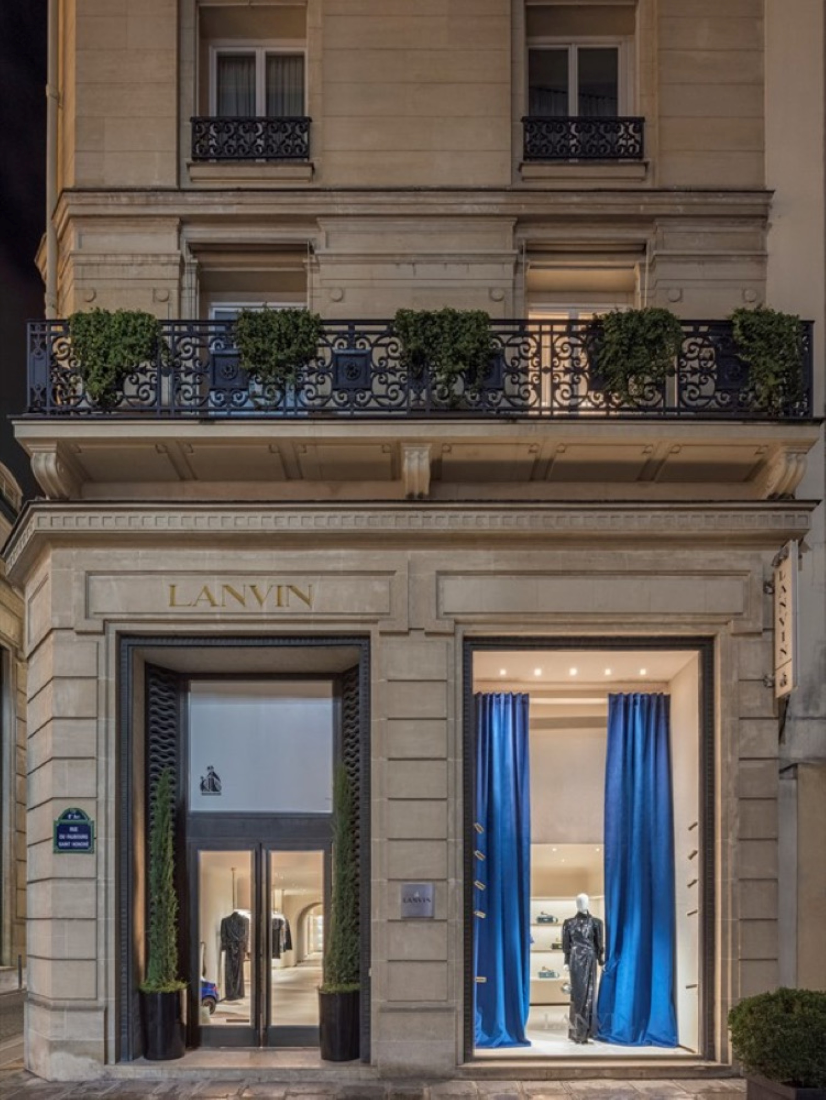 The historic Lanvin store located at the corner of 16 Rue Boissy d'Anglas and 22 Rue du Faubourg Saint-Honoré since 1889 © DR