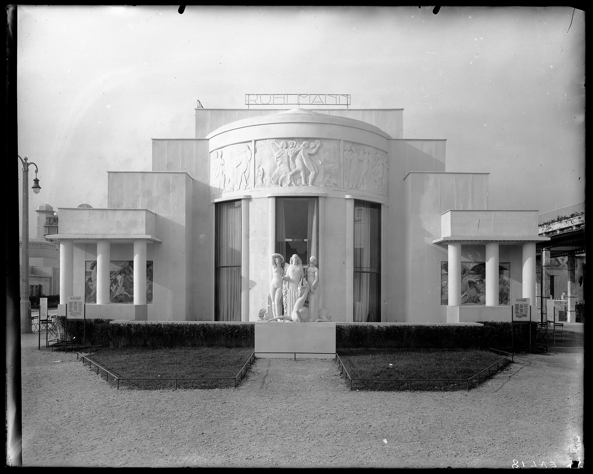 Ruhlmann Group's Pavillon du Collectionneur at the 1925 Exhibition, architect Pierre Patout © CC