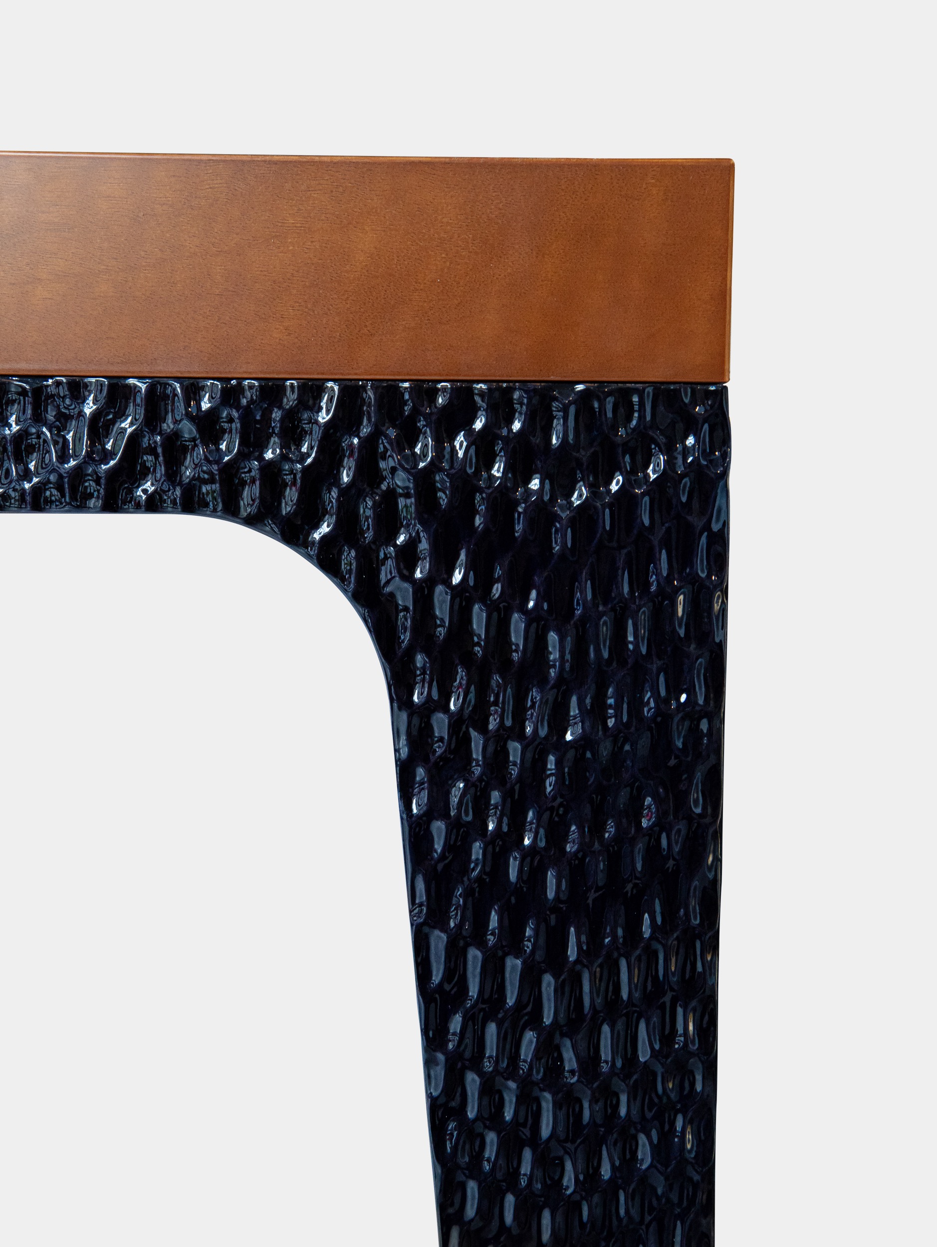 Base of the Félicité table, in carved wood, RINCK design © Gaspard Hermach/RINCK