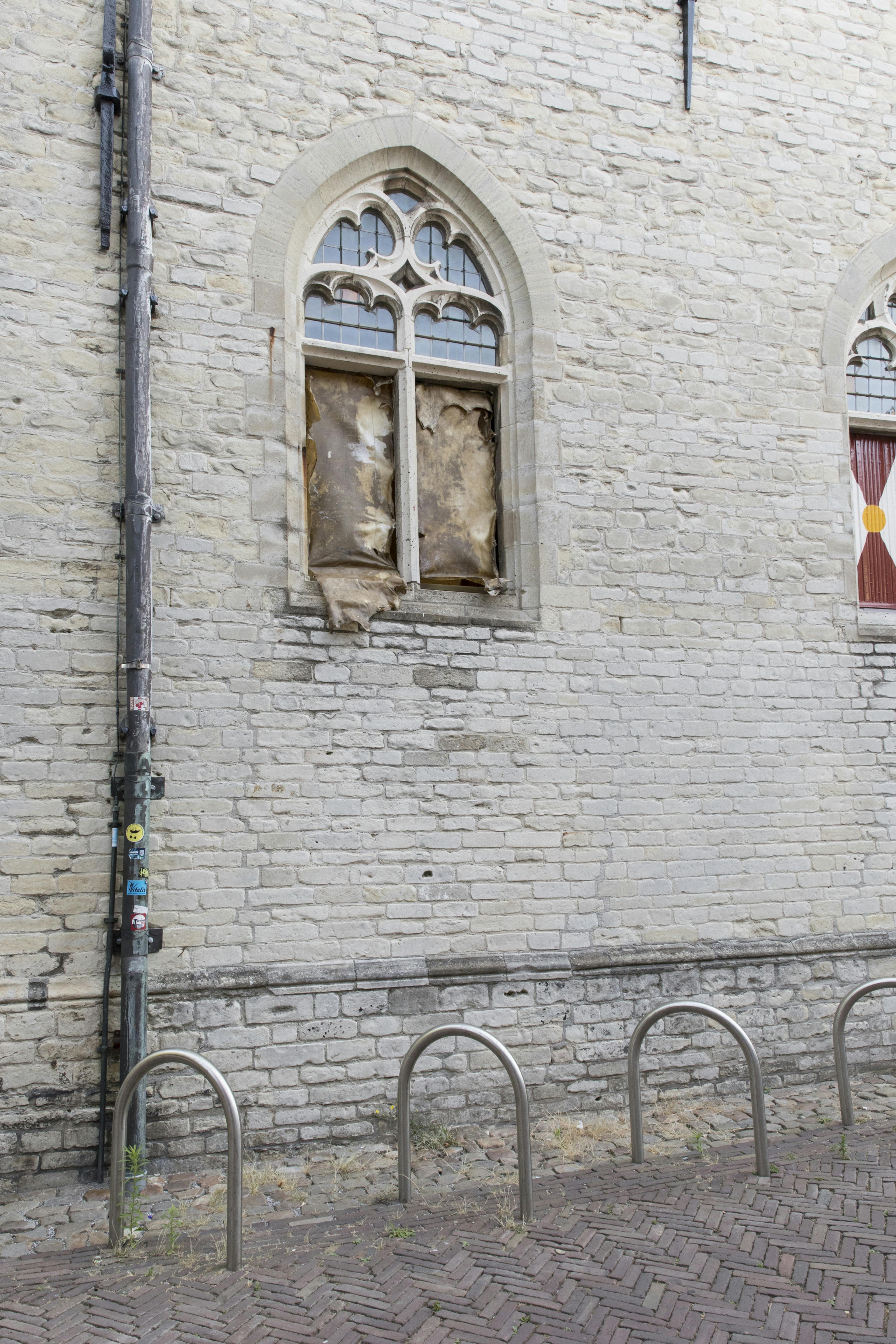 In the end all he had left were negative decisions, eye hole, wind eye, breath hole, a sun lit curvature, five bookends and 5 shelves, his own narcissism, a keeper of things or a sun that kept rising, sacks that were never full nor empty, a man’s face in a glass of port, no sherry, in decision on a cliff face, discussion of rocks and sudden openings, I wish I were not drawn to you he said before sleeping, turning over a reply was redundant, basically impossible, so nothing more was said Rawhide 2022 Variable