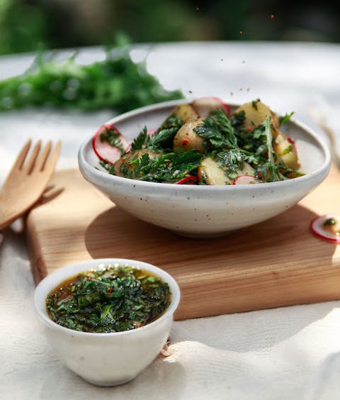 Salade de grelots au chimichurri de chrysanthème