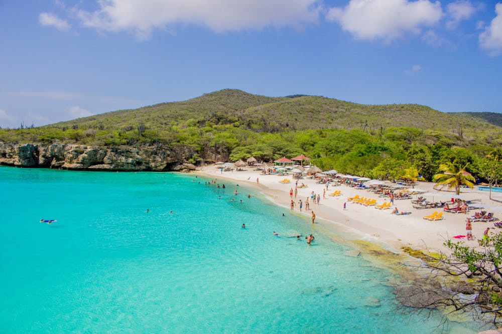 Which beaches should I visit in Curaçao?