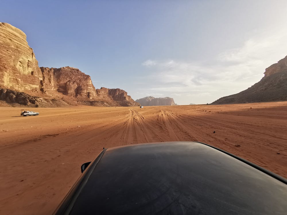 Offroad in Wadi Rum met auto met chauffeur