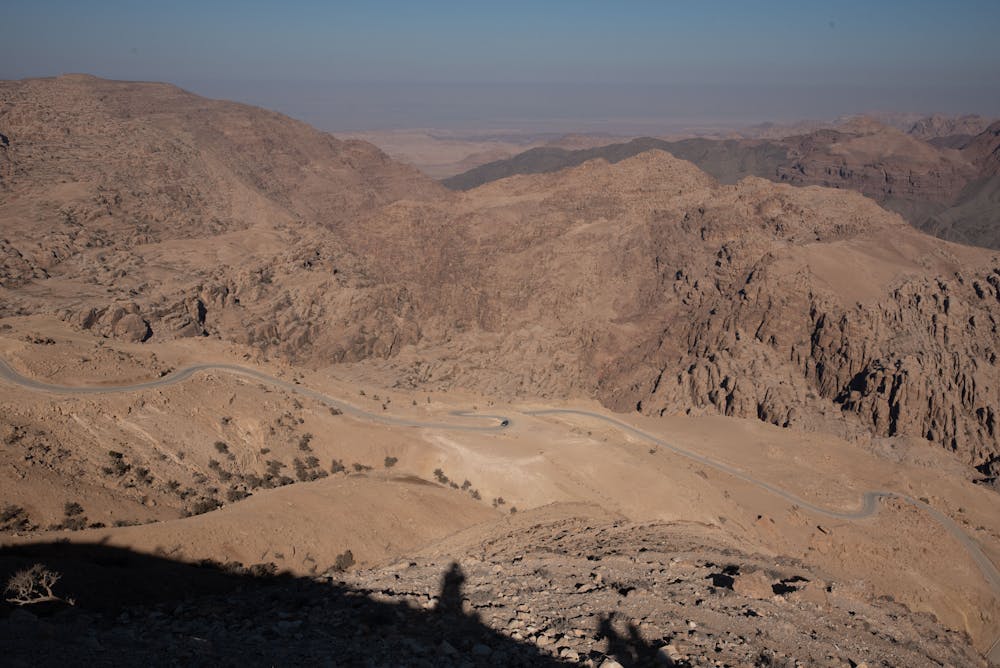 Tips huurauto Jordanië Tips en ervaringen voordat je deze bergwegen in Jordanië berijdt