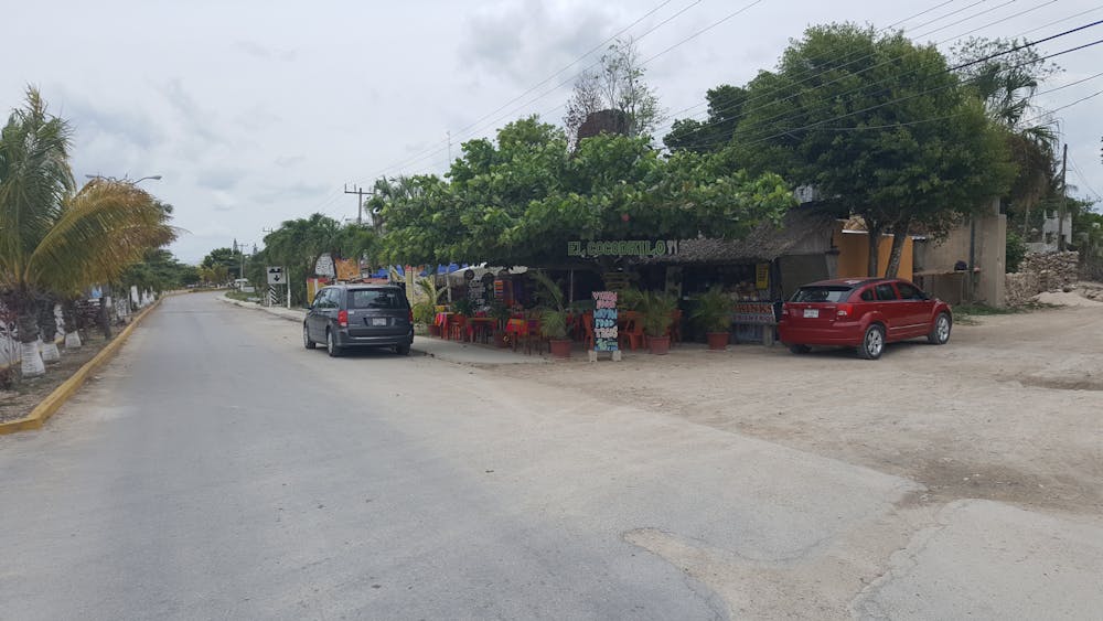At the age of 21, rent a car in Mexico and pause at a restaurant with the car in plain sight What age should you be to rent a car in Mexico?