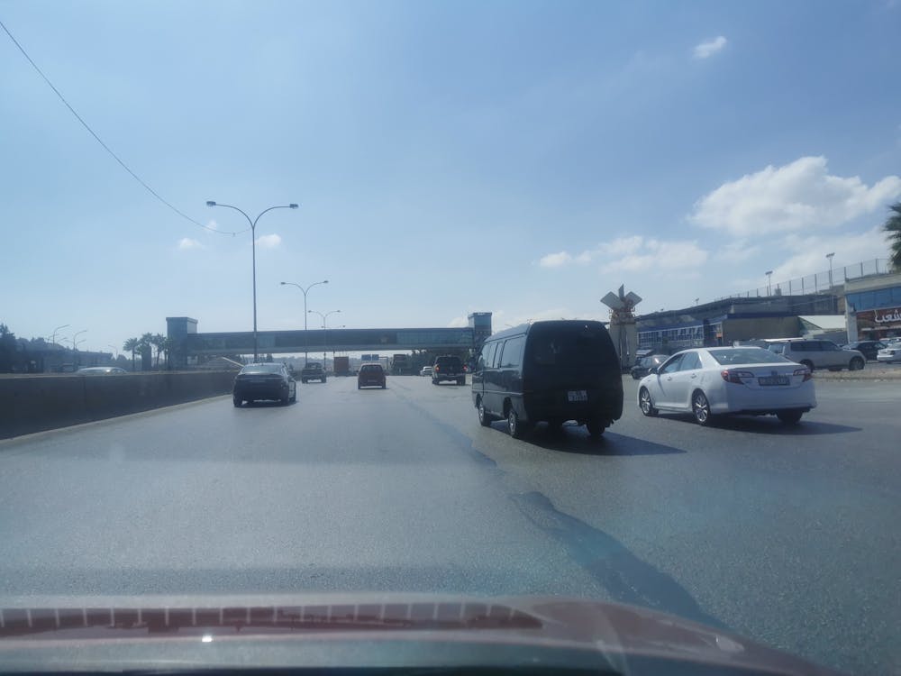 Geen rijvakken en toch veilig autorijden in Jordanië