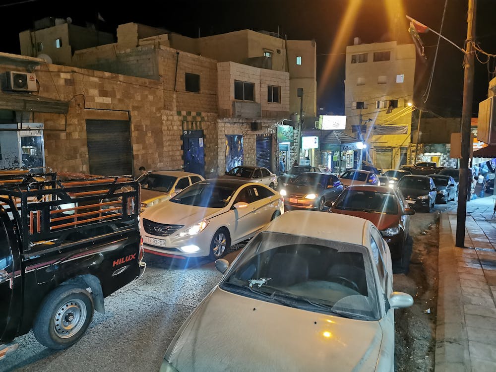 Het is lastig rijden in het donker in Jordanië