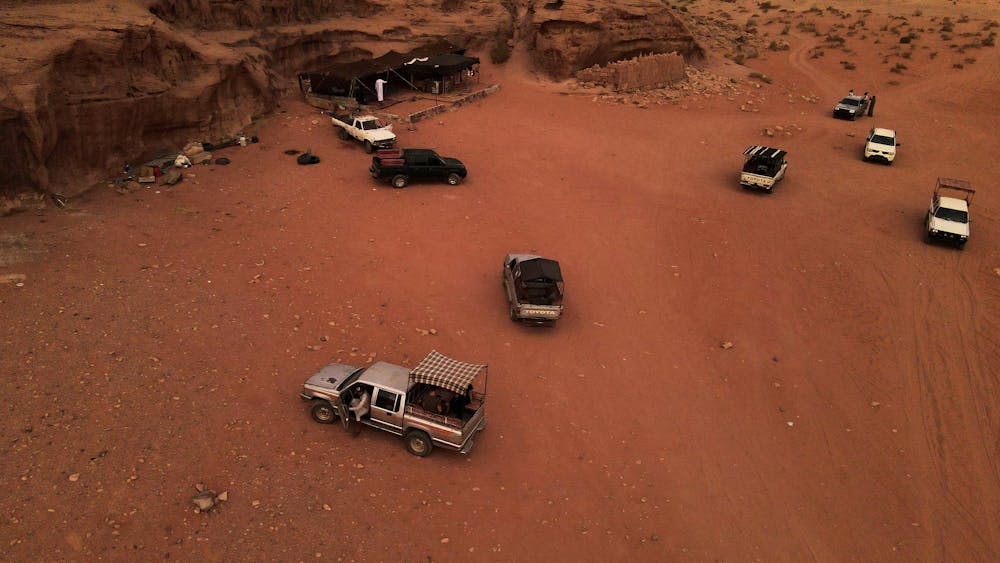 Stopplek in Wadi Rum Stopplek voor tours door Wadi Rum