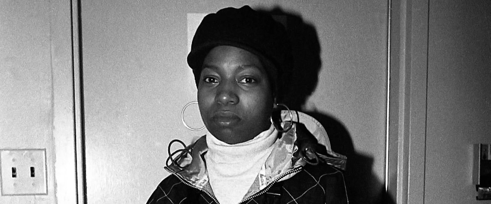 Rapper Bahamadia poses for photos backstage at the Hyatt Hotel in Chicago, Illinois in January 1996. (Photo By Raymond Boyd/Getty Images)