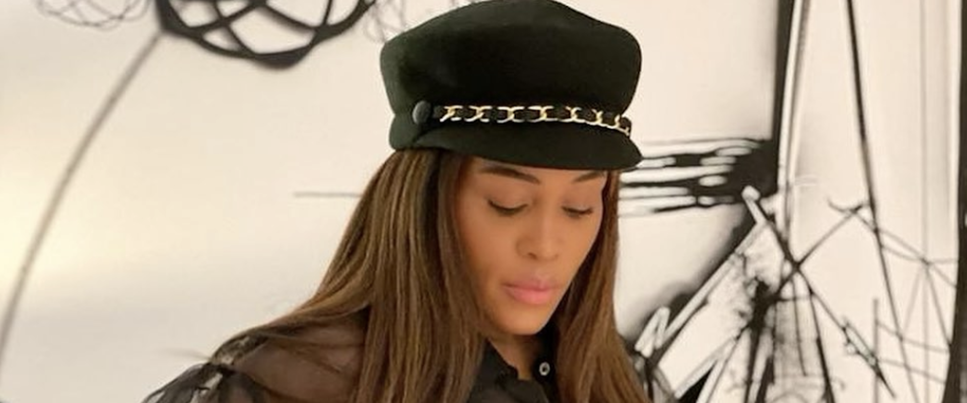 Eve announces pregnancy via IG