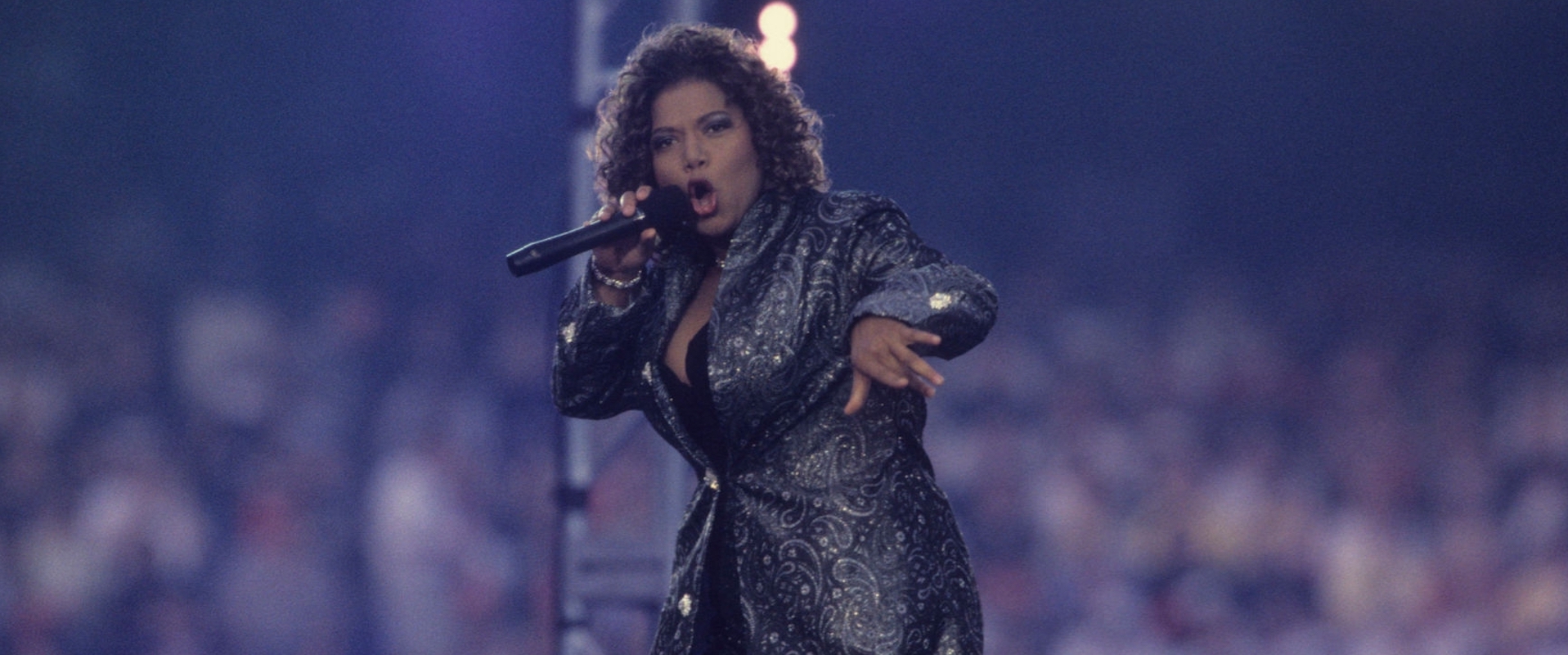 Queen Latifah (Dana Owens) performs at Halftime of the game between the Green Bay Packers and the Denver Broncos at Super Bowl 32 at Qualcomm Stadium on January 25, 1998.