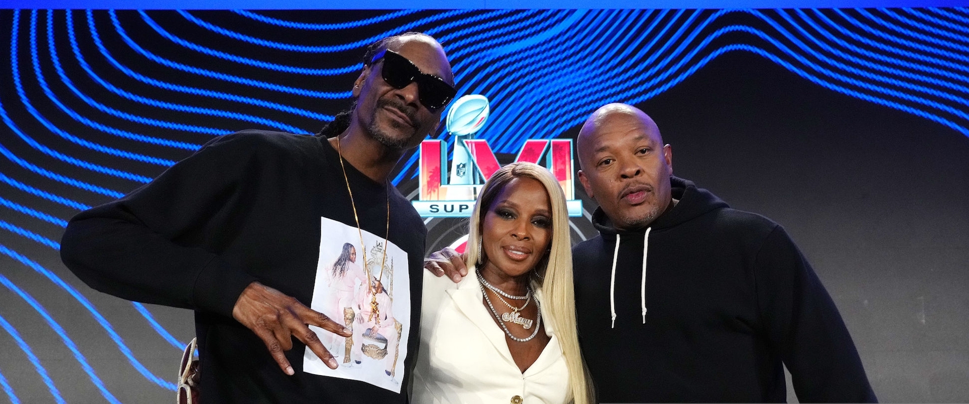Snoop Dogg, Mary J Blige and Dr. Dre pose during the Pepsi Super Bowl LVI Halftime Show Press Conference at Los Angeles Convention Center on February 10, 2022 in Los Angeles, California. 
