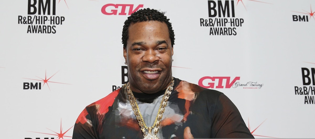 Busta rhymes look at me. Busta Rhymes в спортзале. How old is Busta Rhymes.