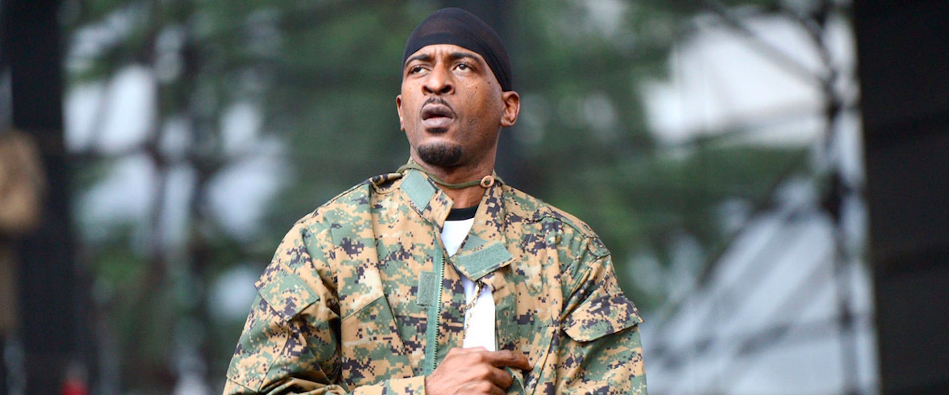 IRVINE, CA - JULY 18: Rapper Rakim performs onstage at Irvine Meadows Amphitheatre on July 18, 2015 in Irvine, California. 