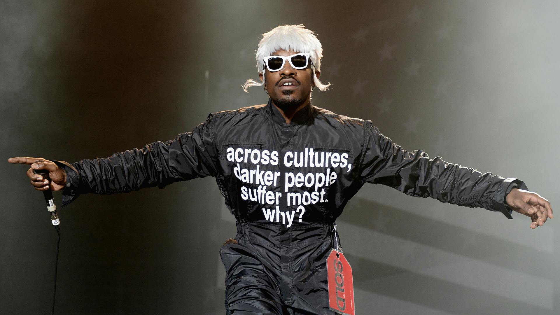 Andre 3000 of Outkast performs at Samsung Galaxy stage during 2014 Lollapalooza Day Two at Grant Park on August 2, 2014 in Chicago, Illinois.