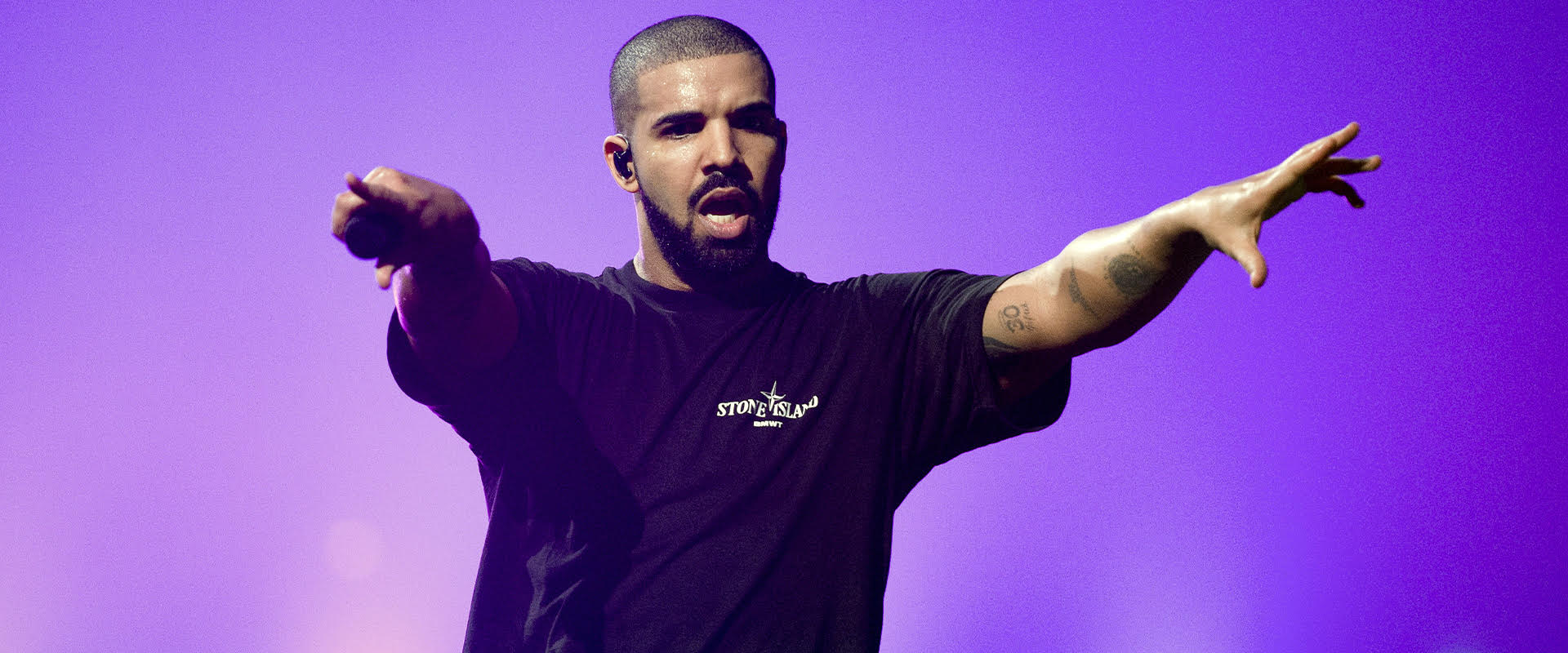 MARCH 12: Drake performs at AccorHotels Arena on March 12, 2017 in Paris, France