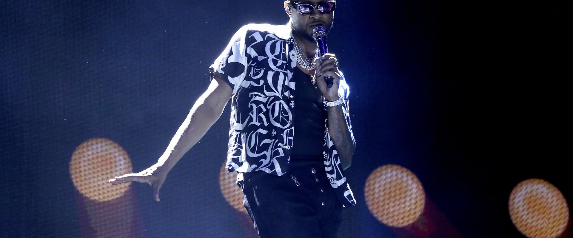 Singer/songwriter Usher performs during the 2022 Lovers & Friends music festival at the Las Vegas Festival Grounds on May 15, 2022 in Las Vegas, Nevada. (Photo by Gabe Ginsberg/Getty Images)