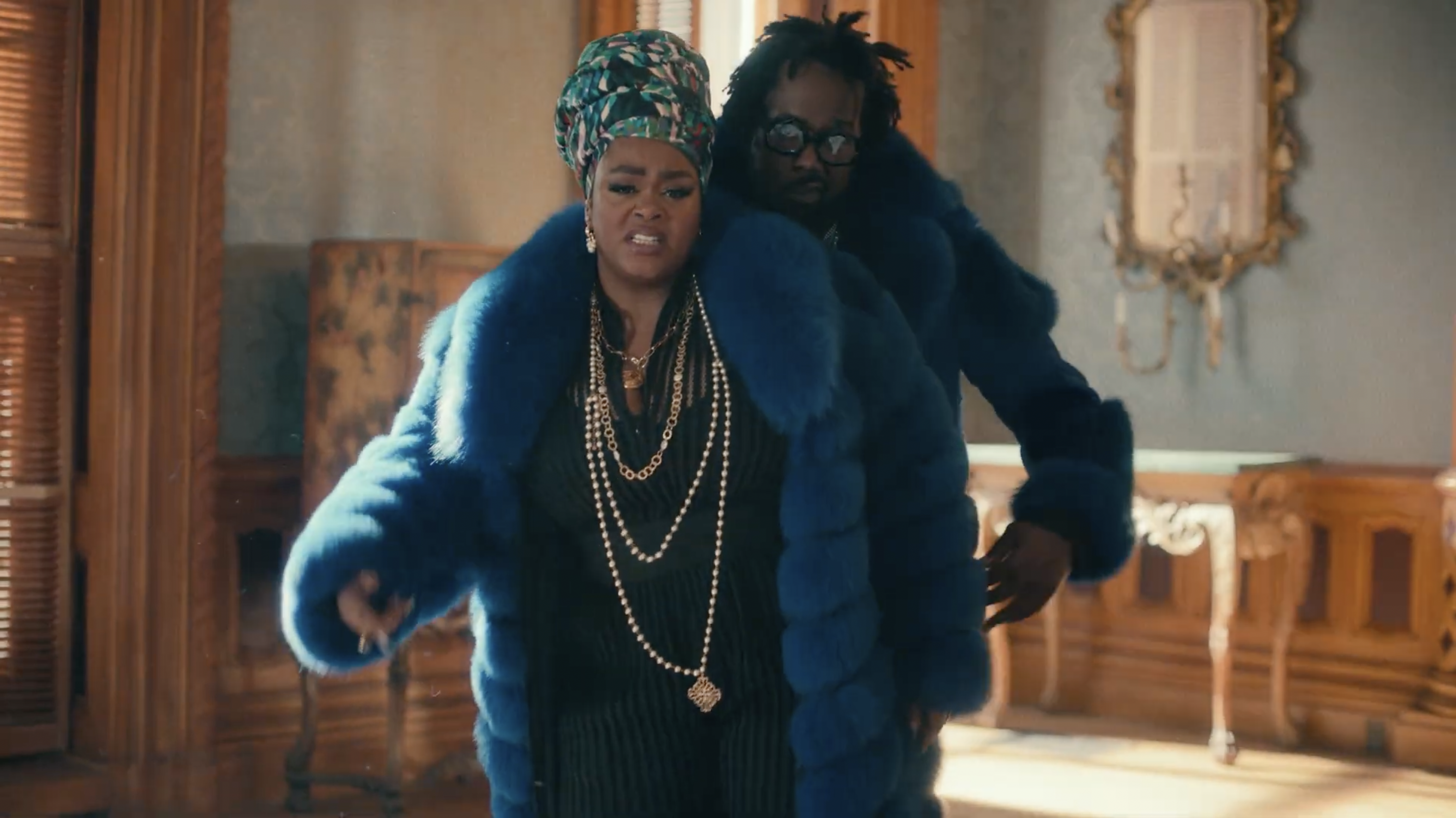 JILL SCOTT and CONWAY THE MACHINE in the music video for "Chanel Pearls"