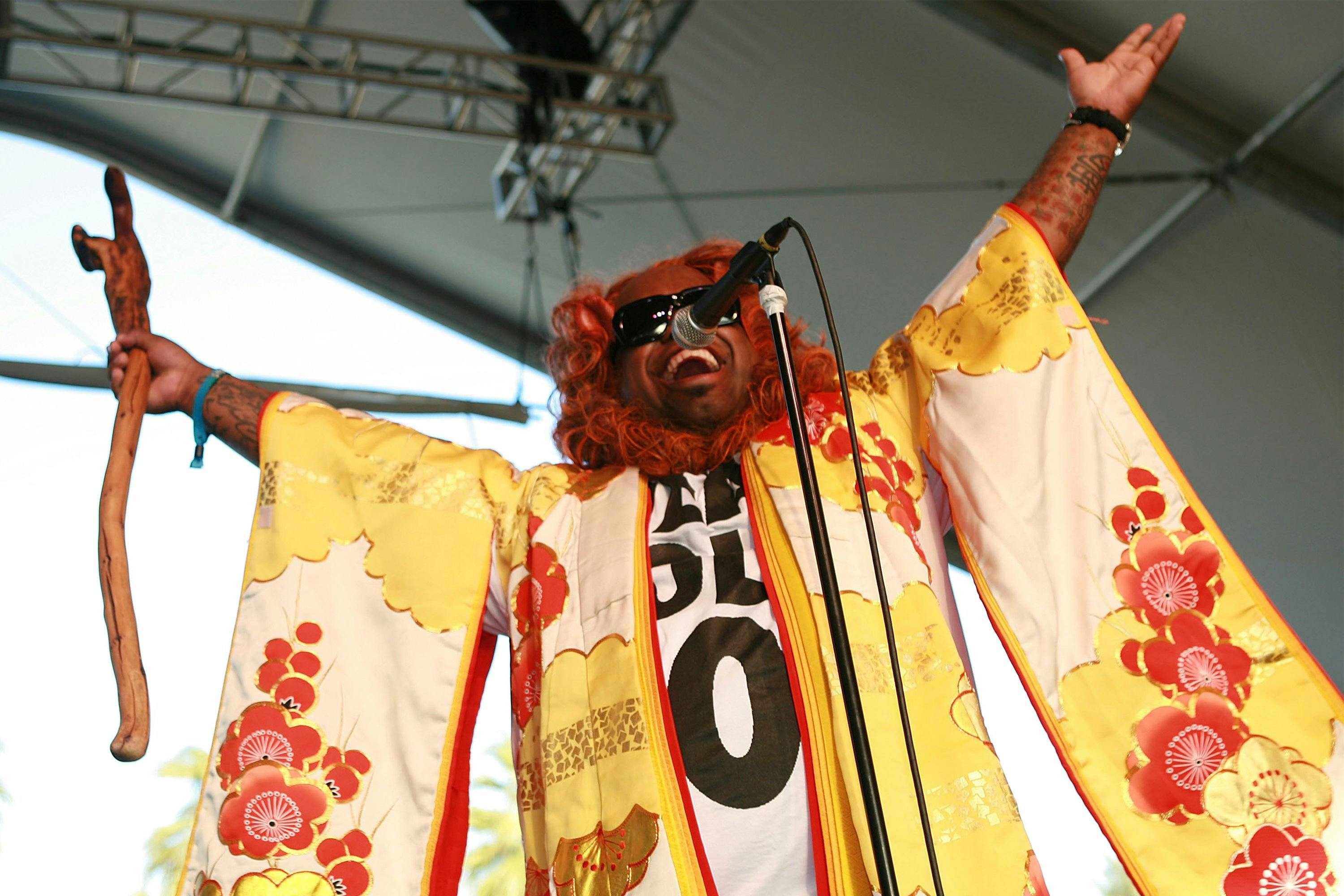 Gnarls Barkley performing at the 2006 Coachella Valley Music Festival April 30, 2006 in Indio, California. (Photo by Bob Berg/Getty Images)