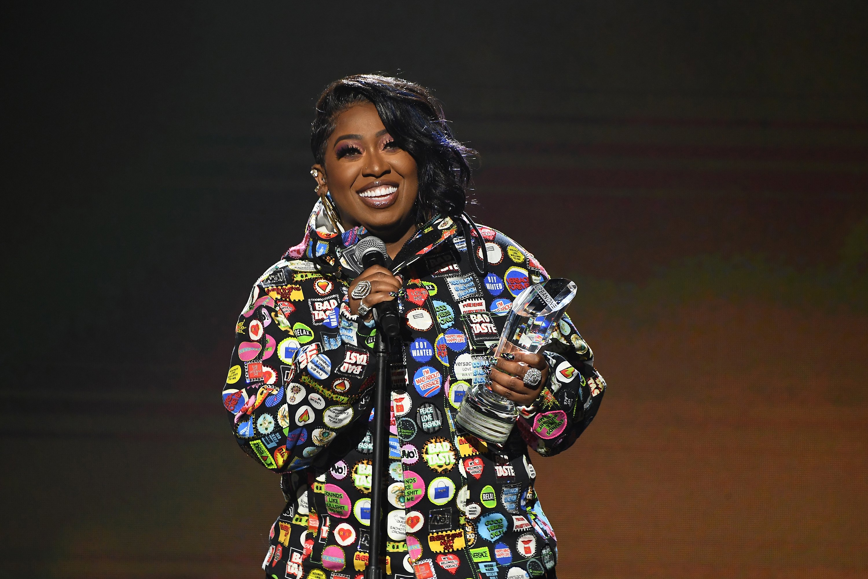 Missy Elliot speaks on stage