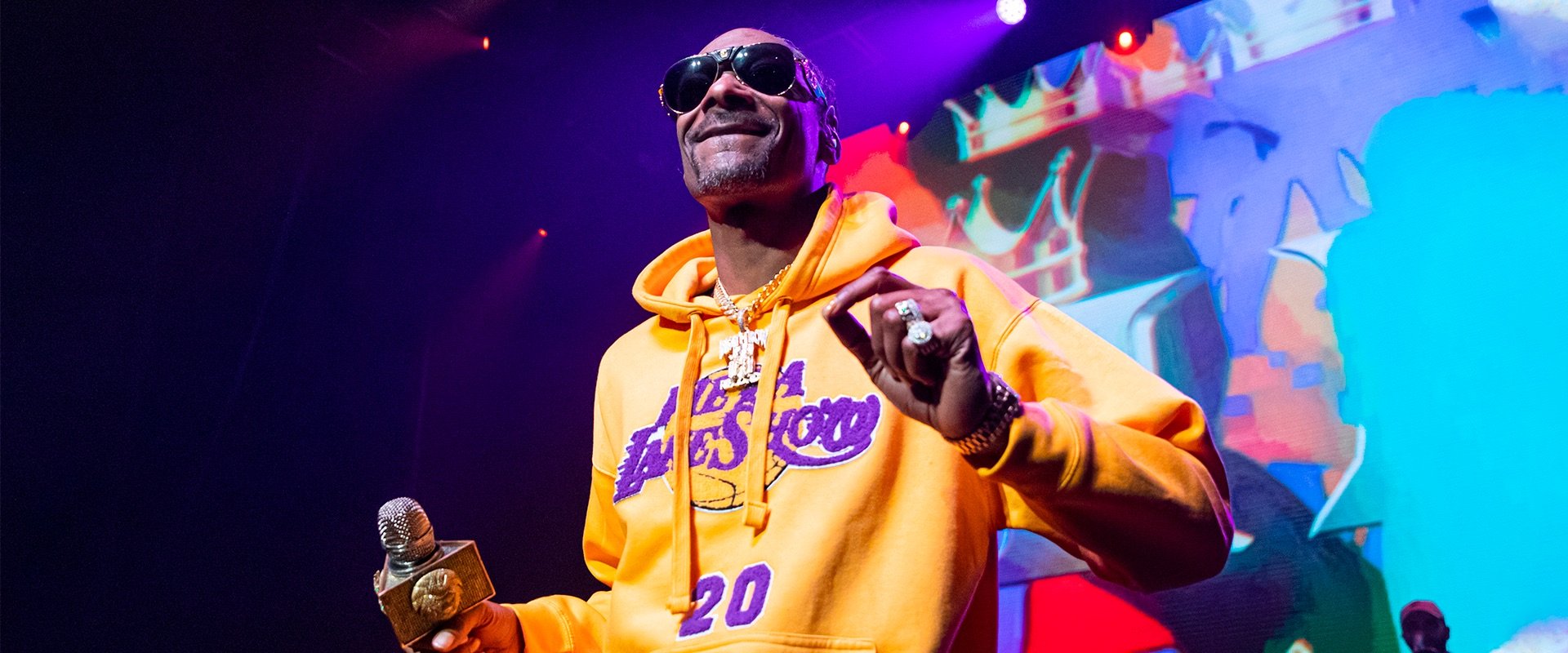 Snoop Dogg performing