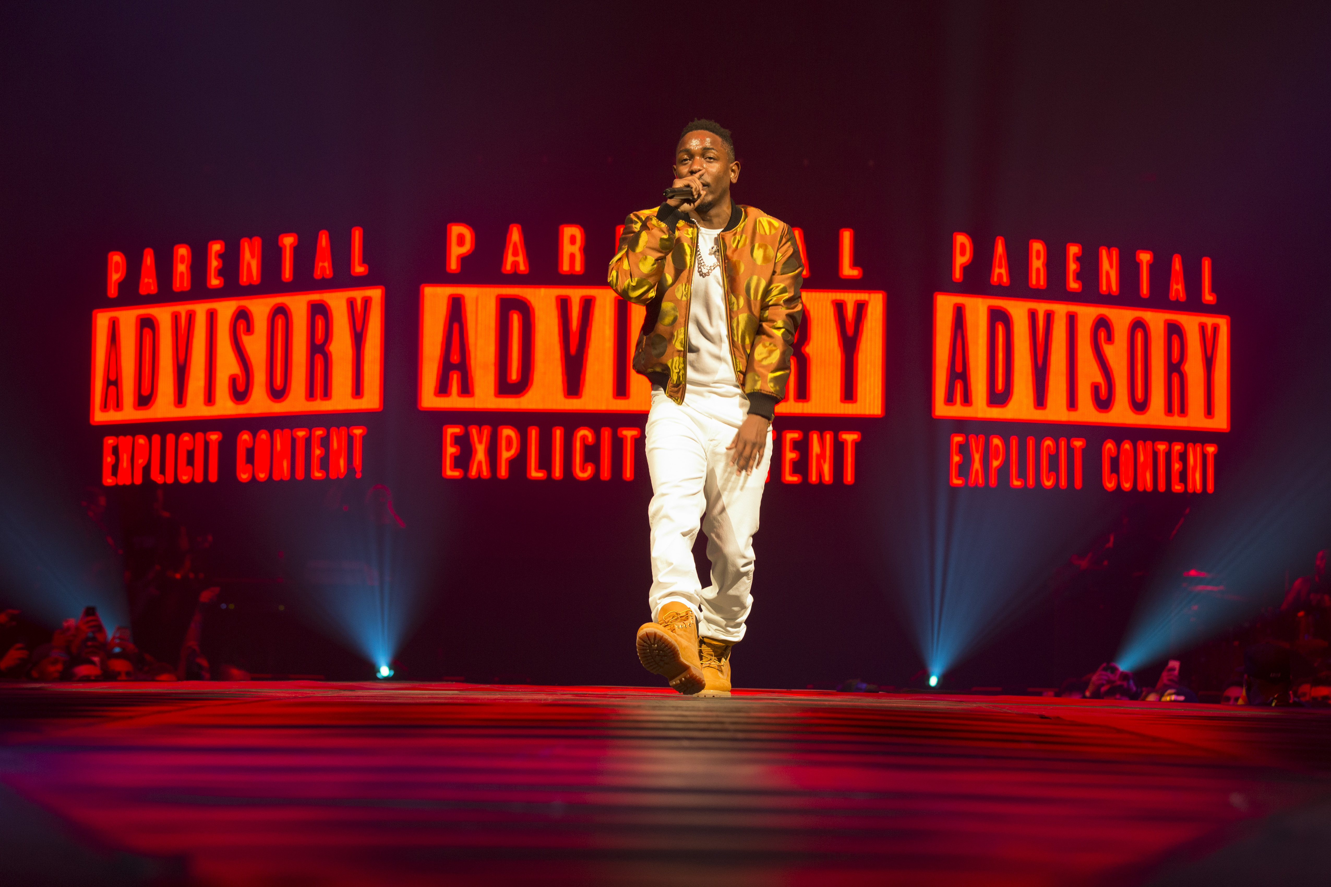 Kendrick Lamar performs on stage at STAPLES Center on October 28, 2013 in Los Angeles, California.