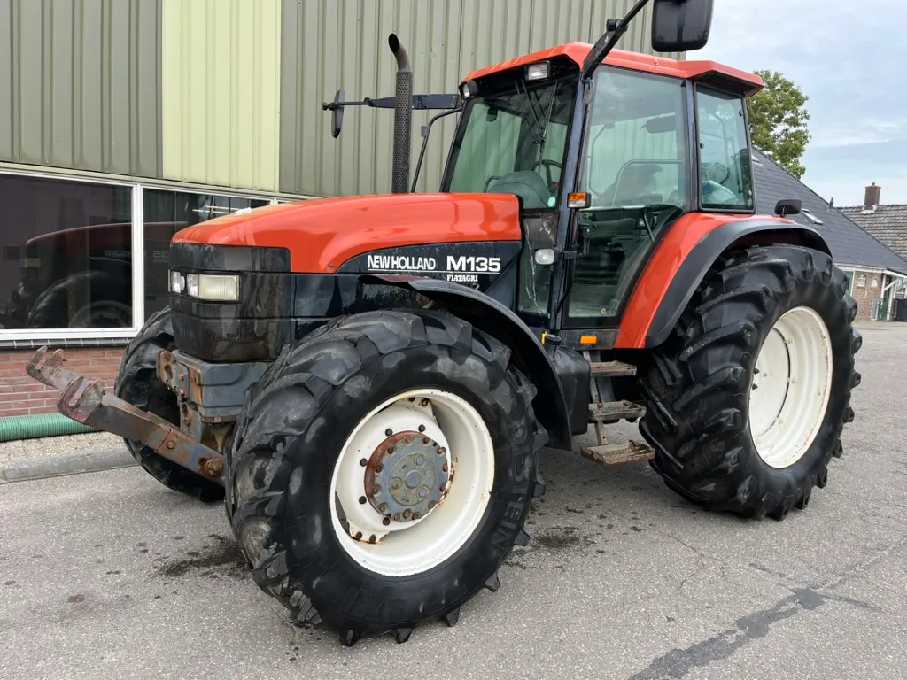 New Holland M135